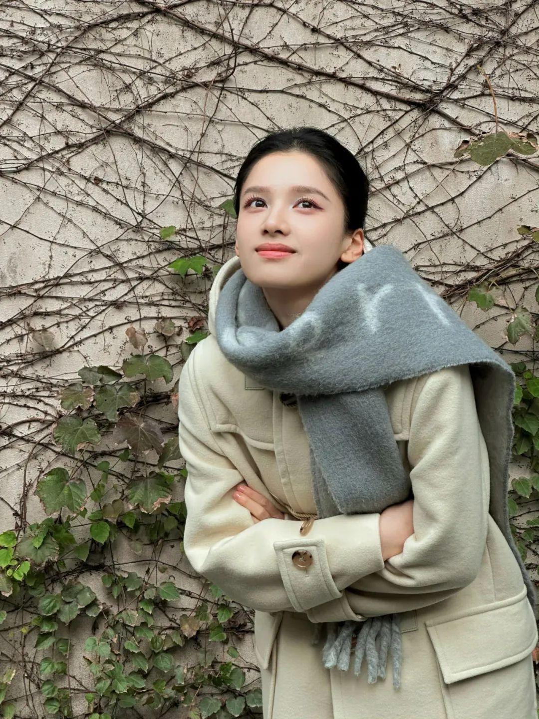 张婧仪、赵露思也难逃过气穿搭？