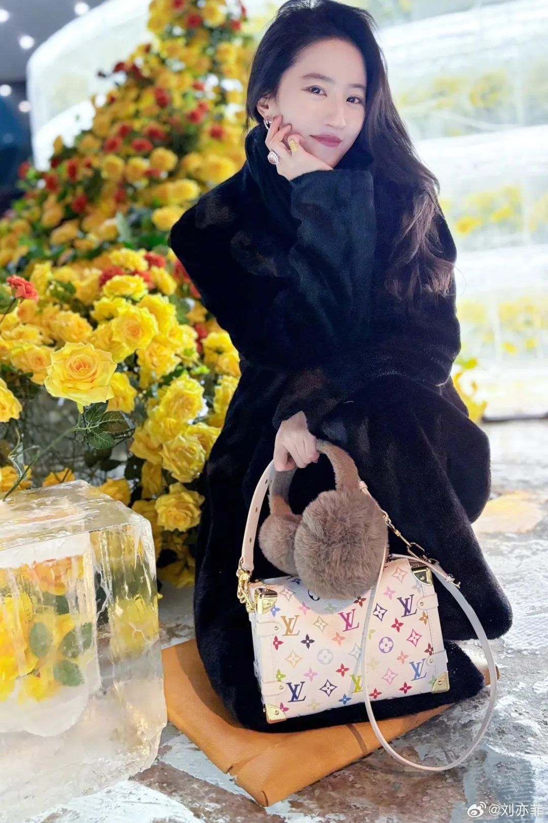从刘亦菲到张婧仪，保暖的尽头是……